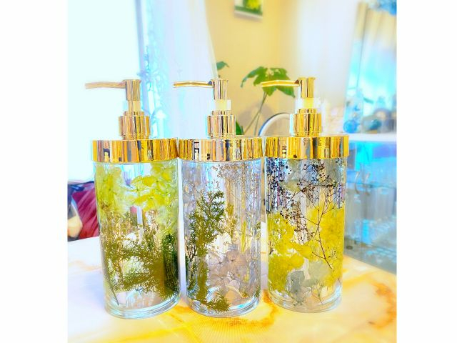 zz̃fUCŌ܂Bɂ̓AhoCXĂ܂B