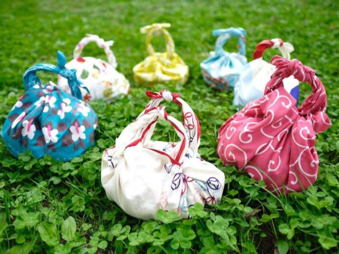 便利な風呂敷の使い方をお伝えさせていただきます♪