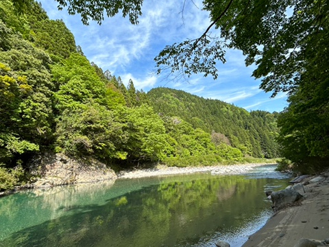 �o�[�x�L���[�ꉡ�𗬂����@���̊ݕӂł�BBQ�����̂��߂܂��B������BBQ�Z�b�g�����q�l�ɂĉ^��Œ������ƂɂȂ�܂��̂ł��������������B