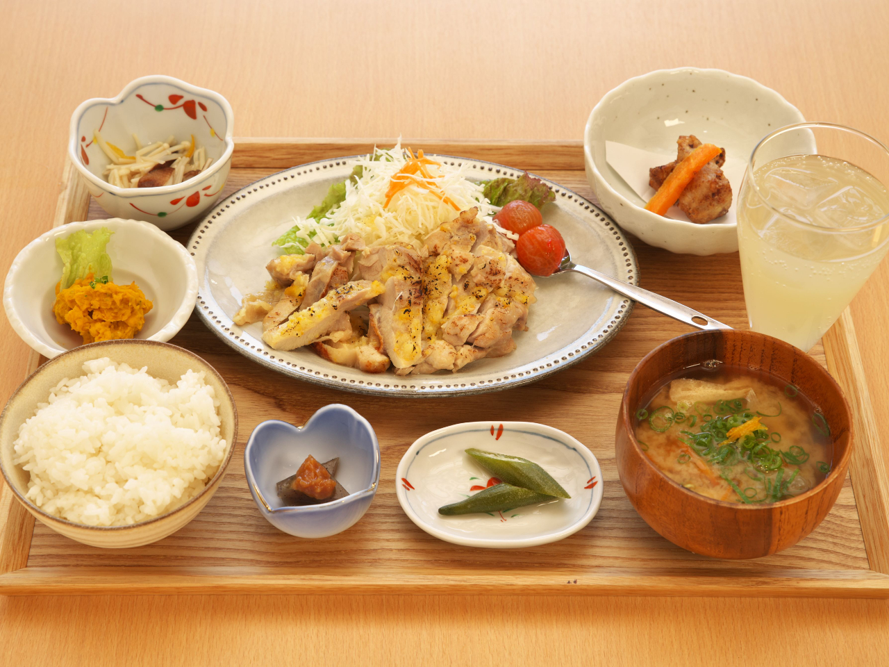 ゆずのだいどこでは直営のゆず園で収穫されたゆずをたっぷり使ったお料理が楽しめます。本プランではゆずサイダーつき!