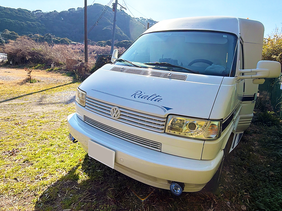 【電源・エアコン完備】ウィネベーゴ製 中型キャンピングカー宿泊体験プラン