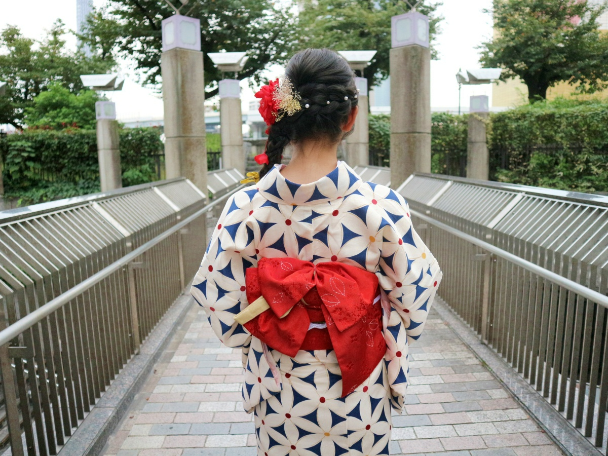 vet{pA҂ݍ݁ARAWȂǐlC̃wAX^CpӂĂARɑIׂ܂