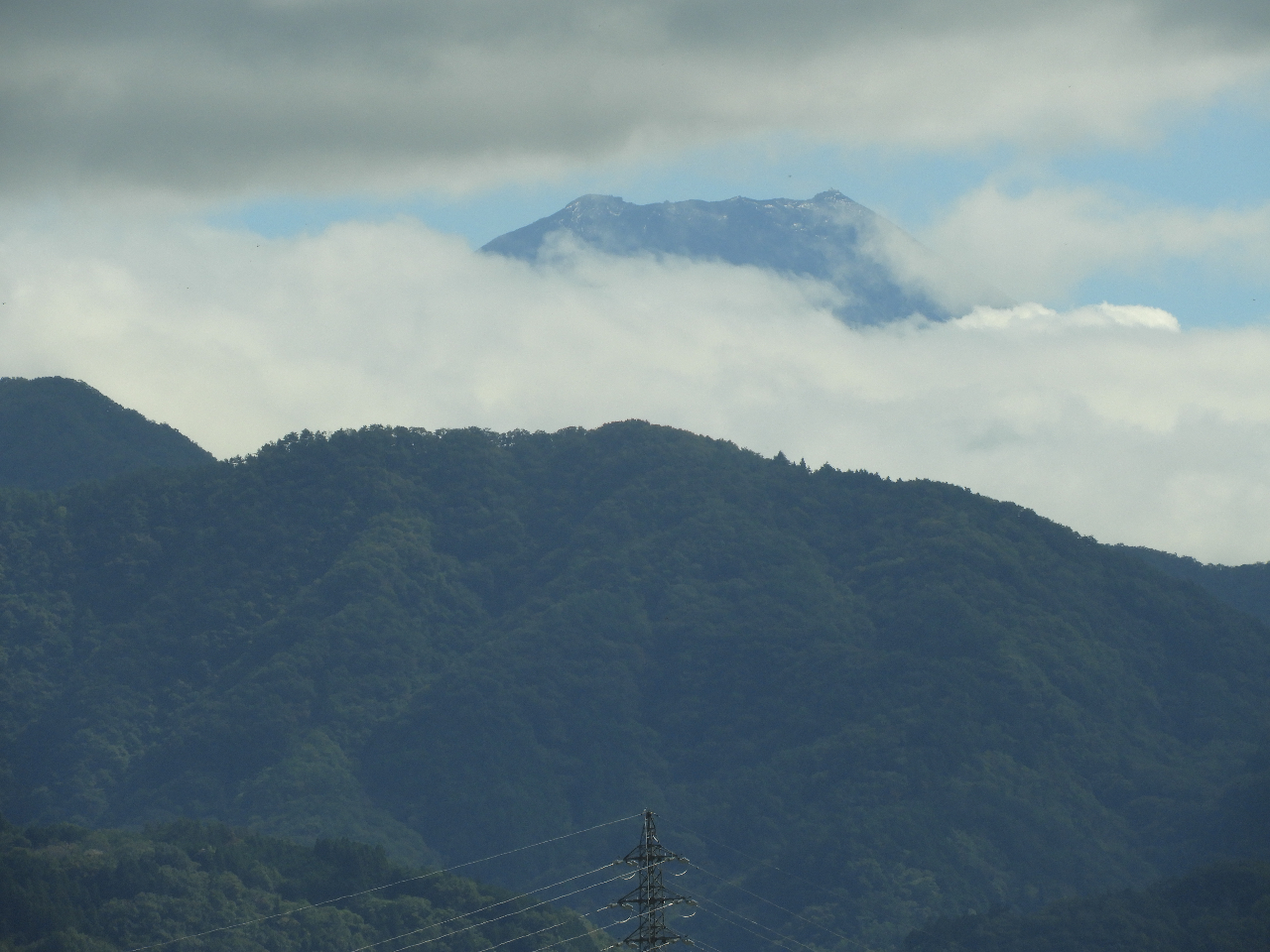 富士山も ひょっこり顔を出す。まるで 銭湯?