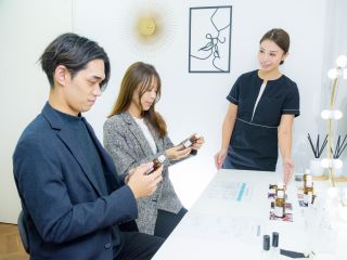 ペアで世界にひとつだけの香水作りを♪