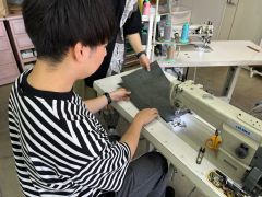 このミシンを使って、かばんを縫います。初めての方でも、ブランクのある方でも、スタッフがつくので安心!気軽にチャレンジしてください。
