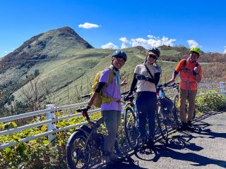 車のコマーシャルのロケ地で、絶景の中記念撮影!