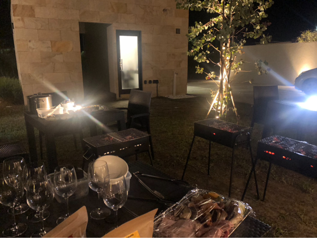 AEghAJtF{K[fFBBQv~AȋԂŋɏ̑l̋x߂B