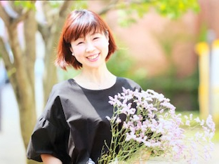 トータルアドバイザーの佐藤です。「周りと違うことは魅力でしかない」あなたの「似合う」をアドバイスします