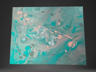 カップを使用したフルイドアートです(体験頂くワークショップコースの参考例)使用カラー:グリーン・ピンク・グリーングレー・パールホワイト