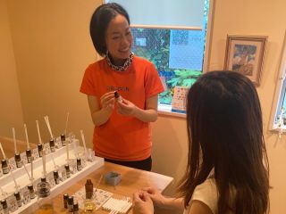 AEAJアロマブレンドデザイナーのオーナーが調香のアドバイスをいたします♪