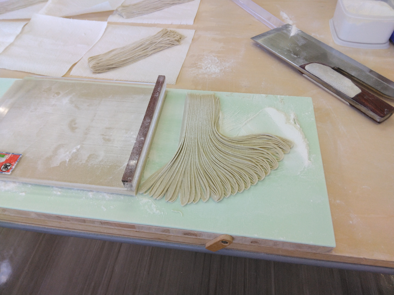 切りがうまく出来るとこのように開けます。