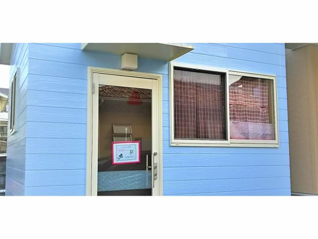 店舗の外観です。遠くからでも目立つので、迷わずにお越しいただけます