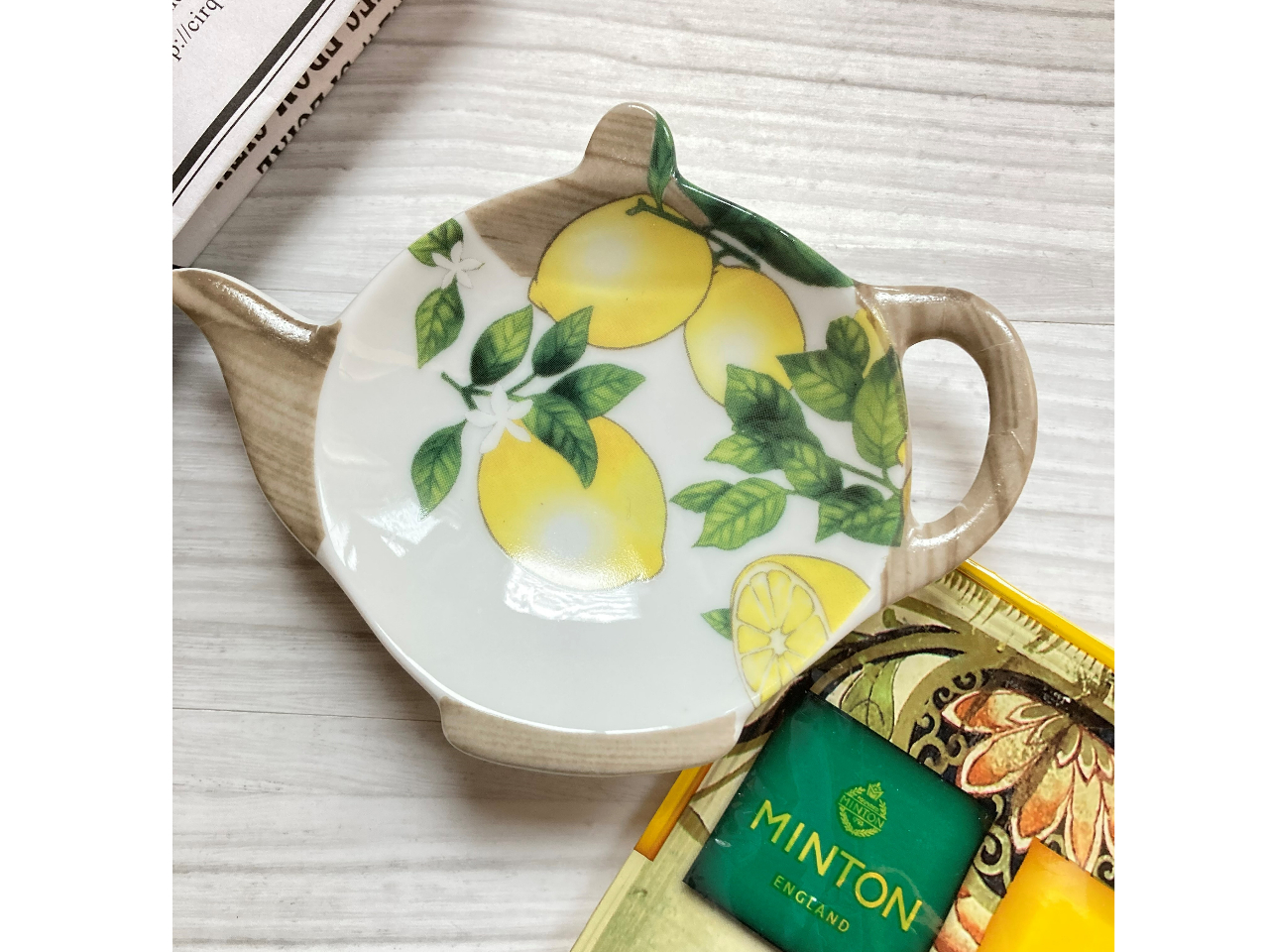 fGȐF̃I]ʎIŔzuĂ܂