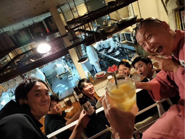 ガイドも一緒に乾杯!!