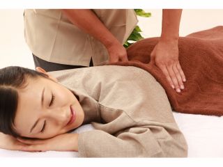 もみほぐし60分付のコースとなります。疲れた体を癒されたい方にはうってつけのコースです。レンタルタオルや館内着付きなので手ぶらで来店できるのもGood!!