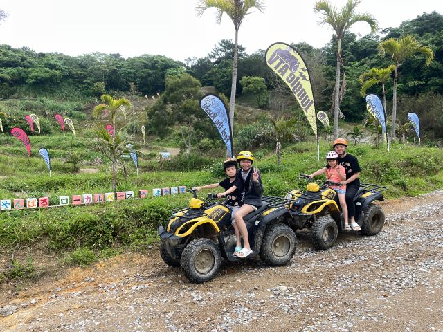 11歳以下のお子様は親御様と一緒に相乗りで、ツアーに参加いただけます!※子供用ヘルメット有