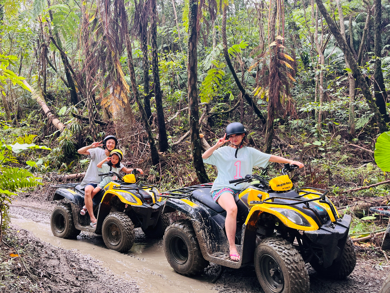 5〜11歳のお子様は親御様と一緒に相乗りで、ツアーに参加いただけます!※子供用ヘルメット有