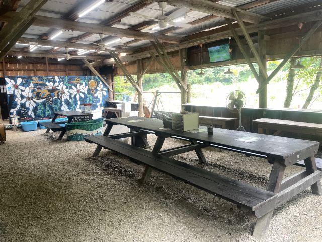 ご見学の方は、コース場内が見える場所でお休みいただけます。