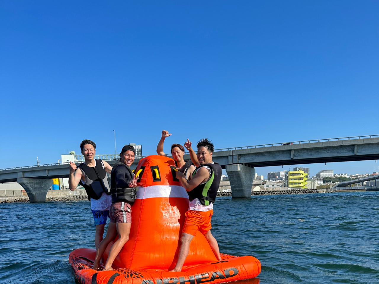 rbNR[i4lj ăR[ɕ߂܂ď^CvIR[^̌`ŉ]nANVIXsȂ琁΂X𖞋iI