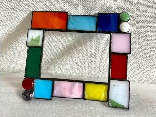 色々なガラスを組み合わせて写真立てを作りましょう。透明ガラスを鏡に変更することもできます(当日変更可)