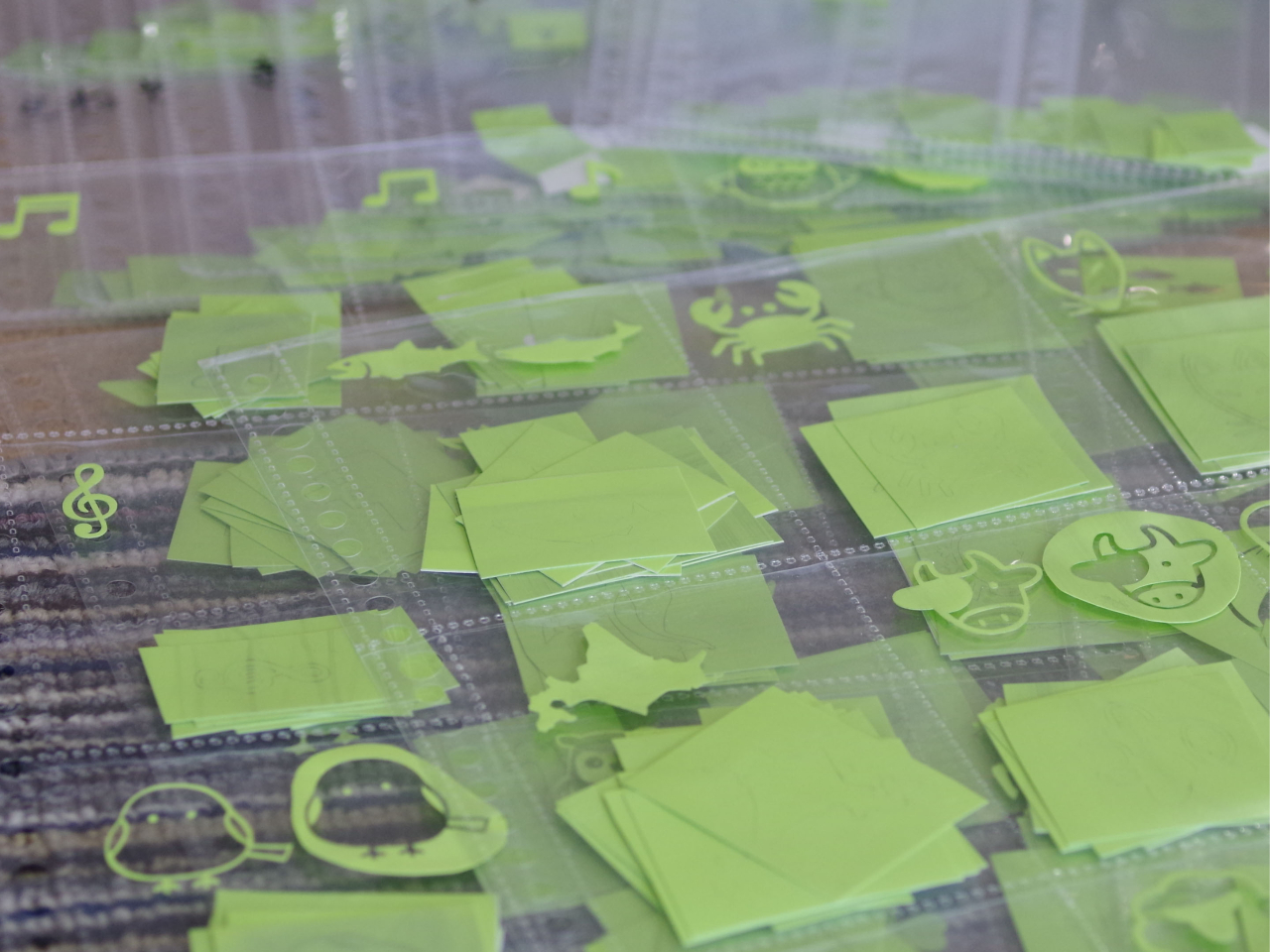 낢ȃfUCpӂĂ܂BJb^[nT~svŐ삷邱Ƃo܂B