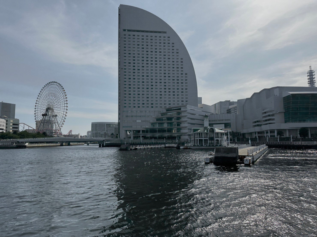 乗船場所:ぷかりさん橋