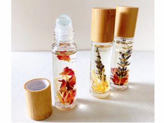 ハーバリウム風のガラスボトルに、お好きなアロマを詰めて♪