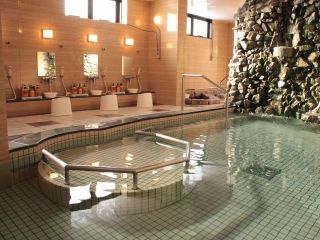 大浴場には、男湯・女湯ともに 水風呂・フィンランド・サウナとジェットバスを完備しています。