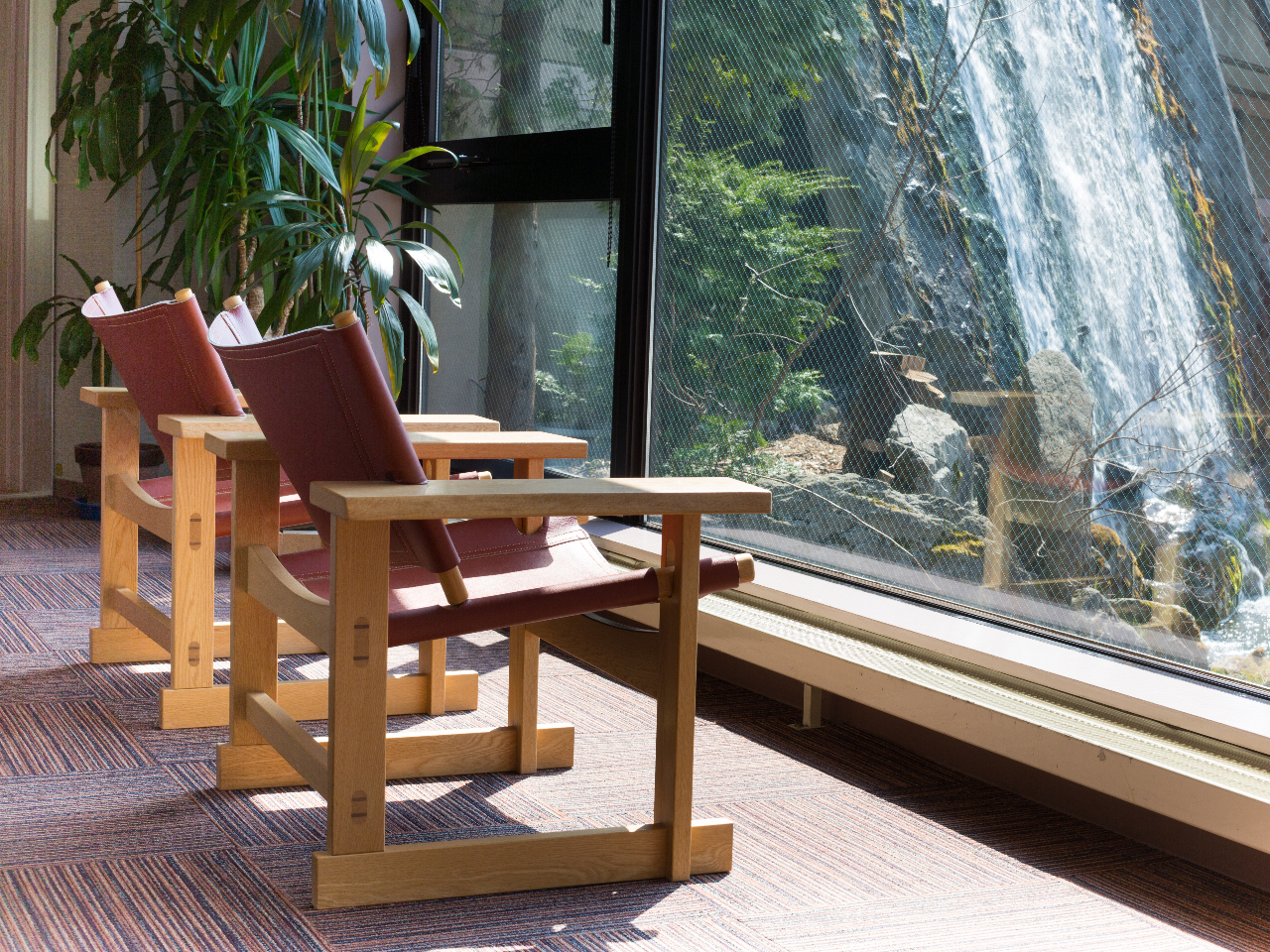 嗁ł艷܂Ƃ {뉀̌LłЂƋx݁B