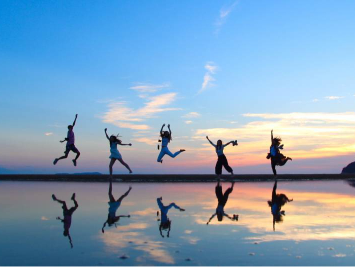 ꃖl@(̎ԁjOɒׂĂĂƁAf炵iFy߂܂BOLsό𗬋ǂHP͎OɕKǂłI