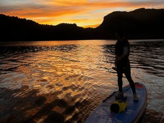 夕凪の特別な時間をのんびりと湖上ですごしてみませんか?