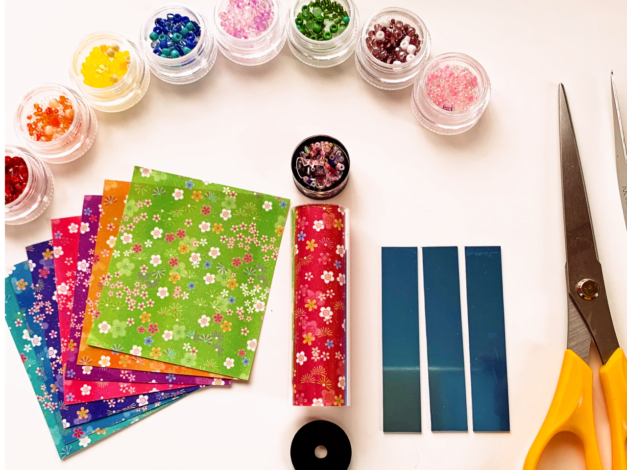 必要なものはこちらですべてご用意しておりますので、手ぶらでOK。余ったビーズなどはお持ち帰りできます。