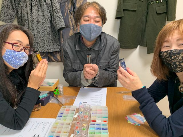 同じ材料を使っても、出来上がりはそれぞれに美しい万華鏡に仕上がります。自分だけのオリジナル万華鏡は作って満足&癒しのアイテムになります。