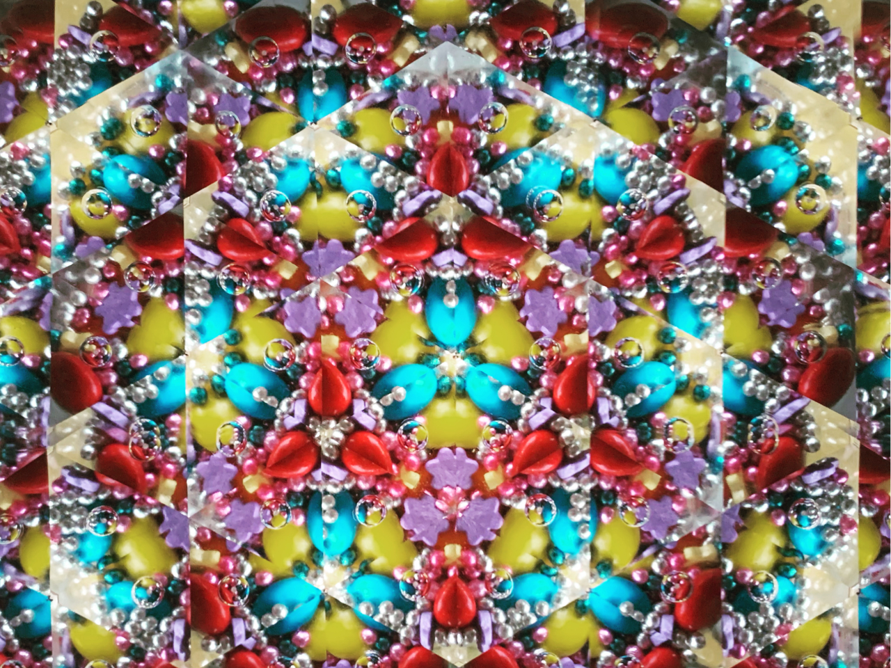 ́A}[u`RȂǉَqނō܂B