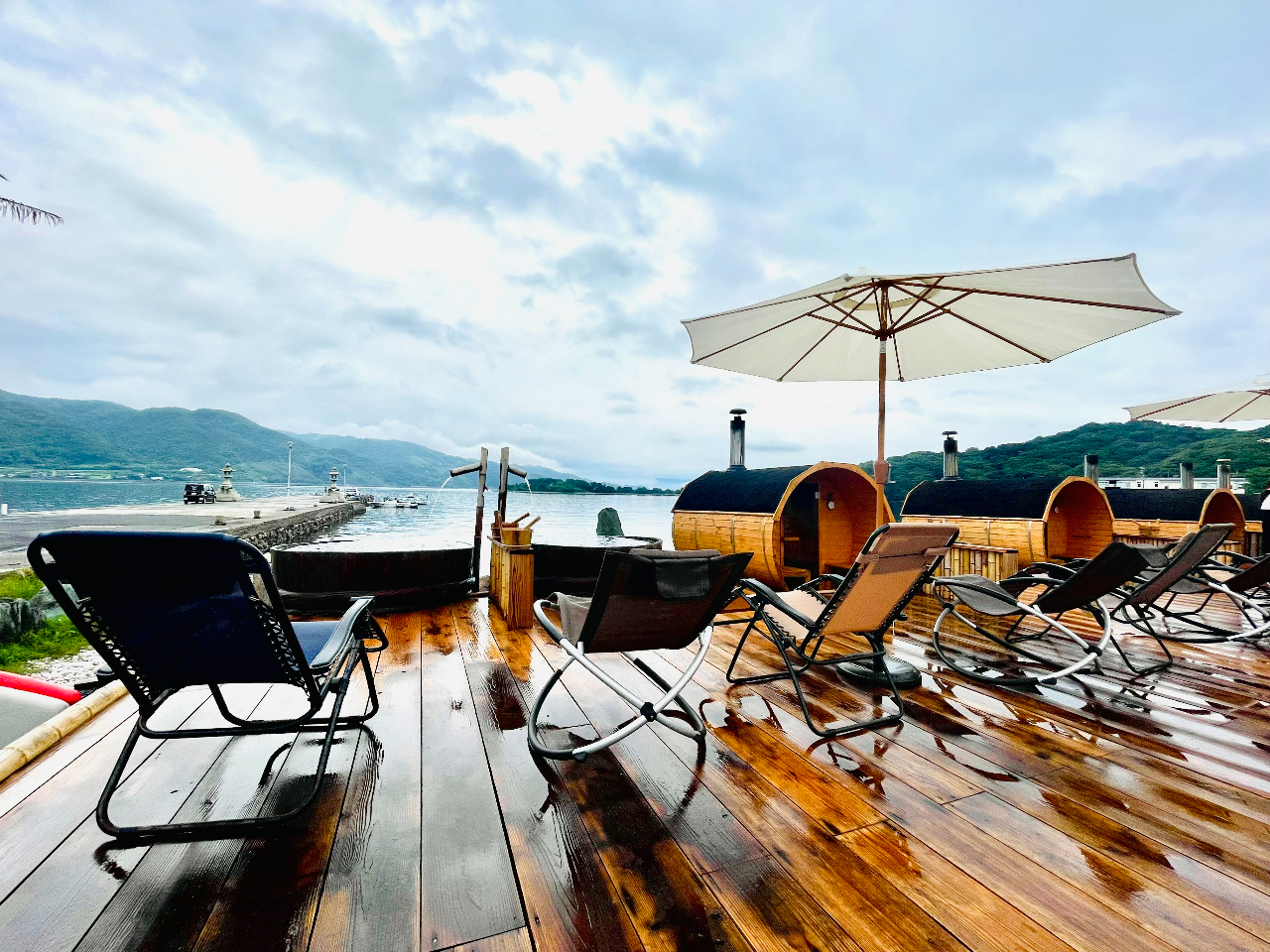 水風呂の後はゆっくり『ととのう』。潮風が気持ち良いです♪