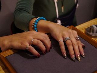 左:小指 右:薬指 がsajiringです。