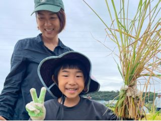 今年の稲刈りイベントの写真です。今回はこの時とれたお米をみんなで味わいます!