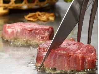鉄板焼き「国産牛ステーキランチ」※イメージ