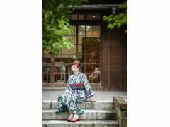 大人の女性らしいエレガントな浴衣で特別な時間を演出♪