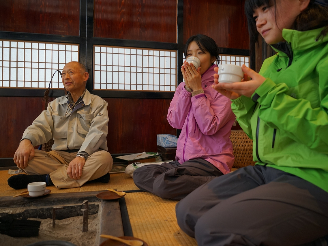 �U���́u�X�̊w�Z�������v�ň͘F���̌��I�Î�t��