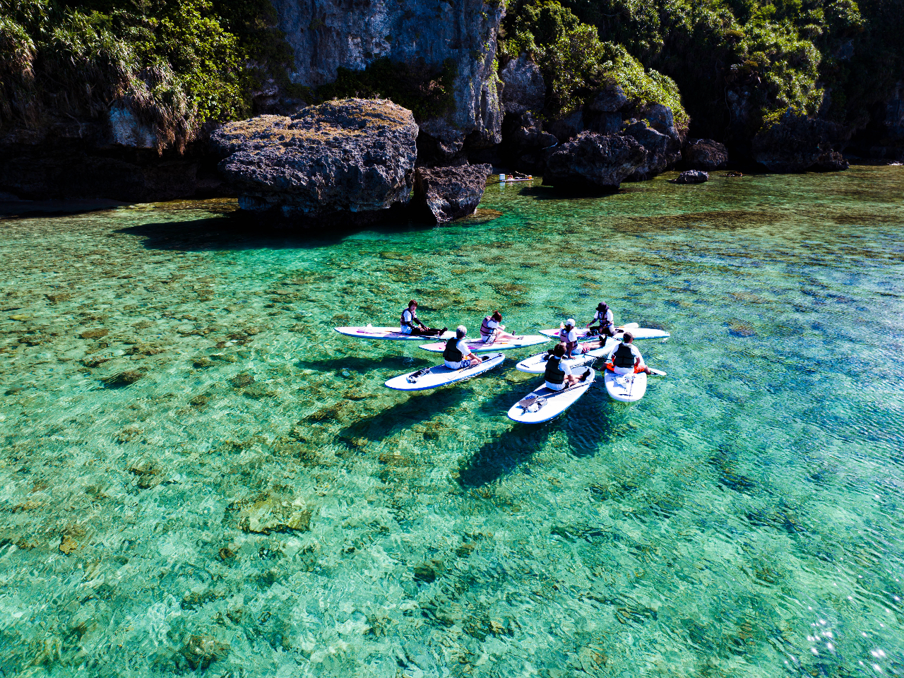天候、海況を考慮して水面の安定したポイントで催行します。