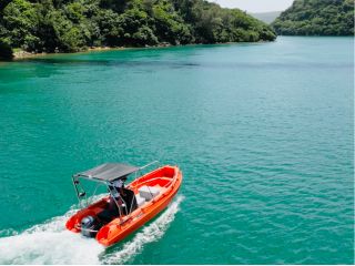 エメラルドの絶景、ワルミ海峡を冒険!!
