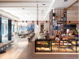 フローラウンジ(1階)