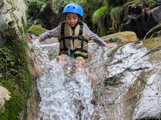 ウォータースライダーからのおう穴にダイブ!!!