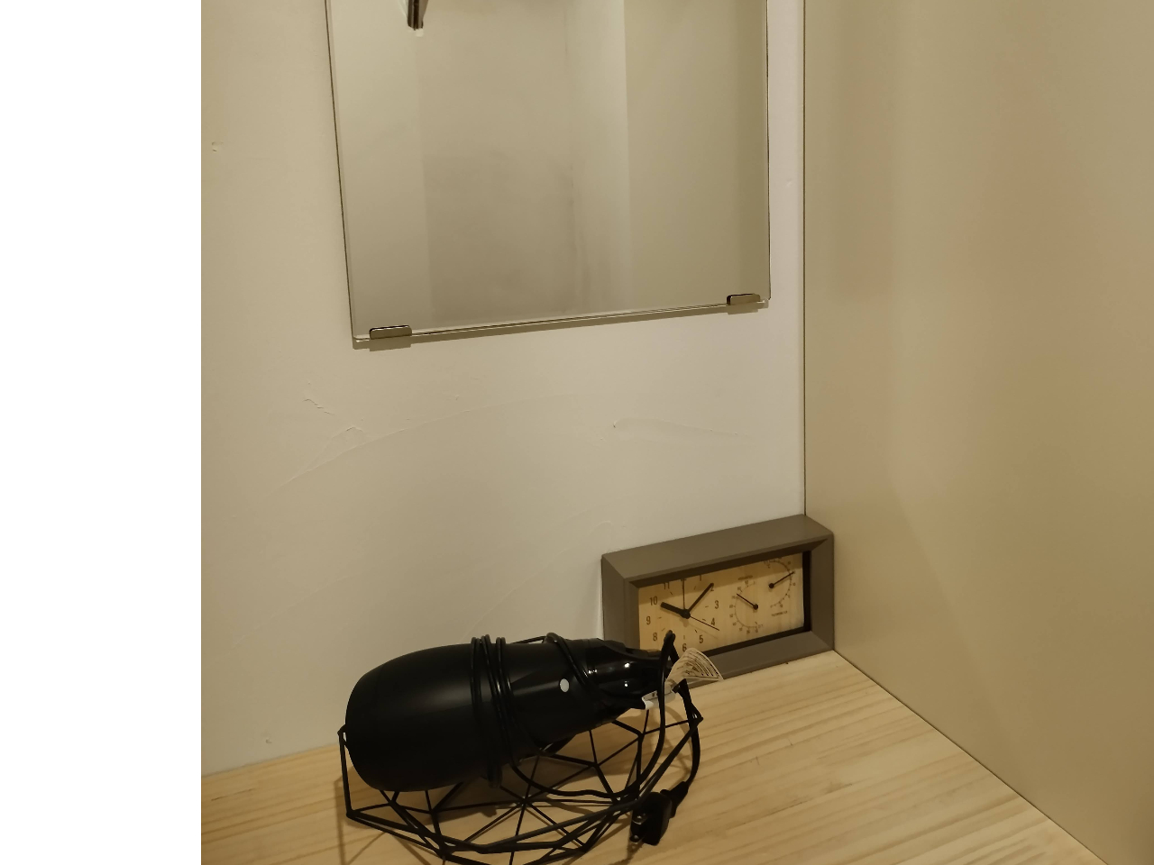 更衣室内部(鍵付きロッカー、ドライヤー、スリッパがございます)