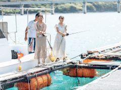 いけすで釣り体験