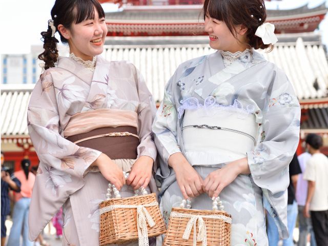 レースインナーでガーリーに!