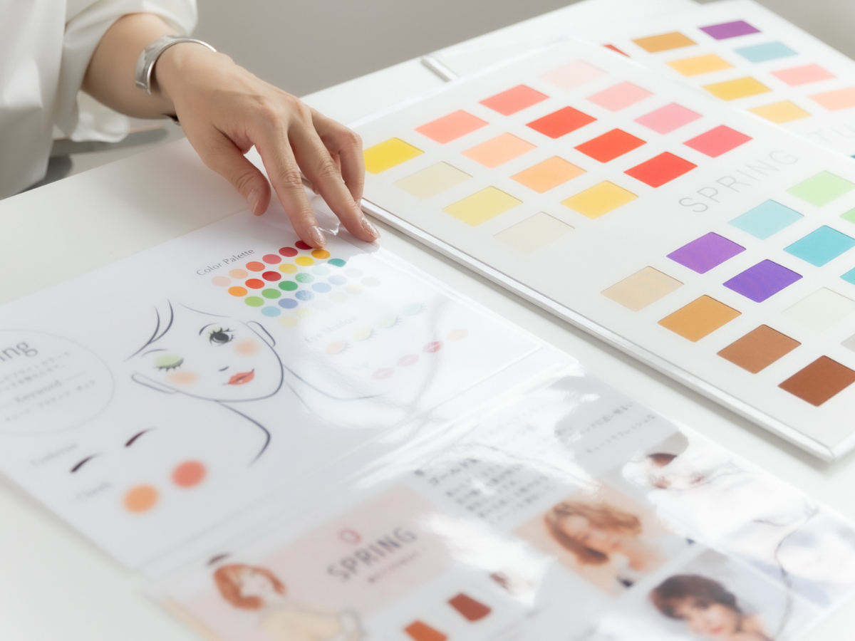 似合う色が分かるとコスメのカラー選びもラクになります