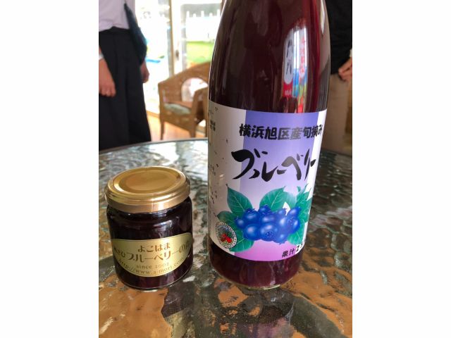 入園者限定おみやげセットです。このセットがなんと¥1000で特別限定販売します。自宅でもブルーベリーをお楽しみください。