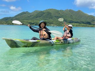笑顔とともに出航!エメラルドの海をカヤックでゆったりクルージング